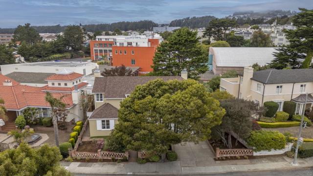 60 Stonecrest Drive, San Francisco CA: https://media.crmls.org/mediaz/3cd11dd5-3876-448e-a58b-85e929a1abaa.jpg