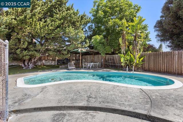 19358 Lake Chabot Rd, Castro Valley CA: https://media.crmls.org/mediaz/3cd1fc4a-3040-4605-bbb9-11755860fad6.jpg