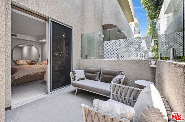 1521 Greenfield Avenue, Los Angeles CA: https://media.crmls.org/mediaz/3cd26d94-19cd-4270-946a-2ecc2a4a8b7c.jpg