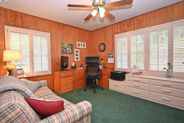 1380 E Juana Ave, San Leandro CA: https://media.crmls.org/mediaz/3cd2f426-fb24-4d18-be8e-2cca2f0e117c.jpg
