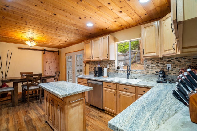 25169 Franklin Drive, Idyllwild CA: https://media.crmls.org/mediaz/3cd33c93-0f3b-48fa-8ef4-24ed2ca5dd73.jpg