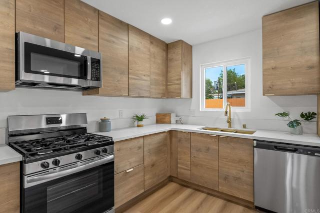 Detail Gallery Image 8 of 32 For 508 Village View Pl, Fallbrook,  CA 92028 - 3 Beds | 2 Baths