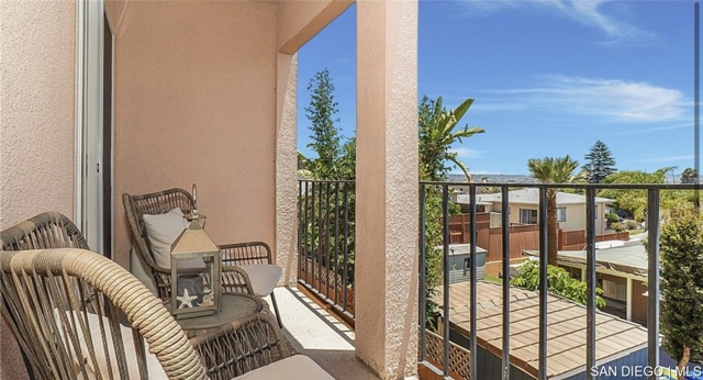 4730 Noyes ST, San Diego CA: https://media.crmls.org/mediaz/3cd3f962-60fa-41f3-9899-d0e6ab6e14c1.jpg