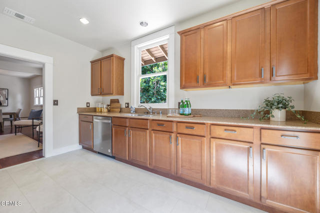 975 N Mentor Avenue, Pasadena CA: https://media.crmls.org/mediaz/3cd408d4-115d-4ade-bfb8-dc681edb7bc0.jpg