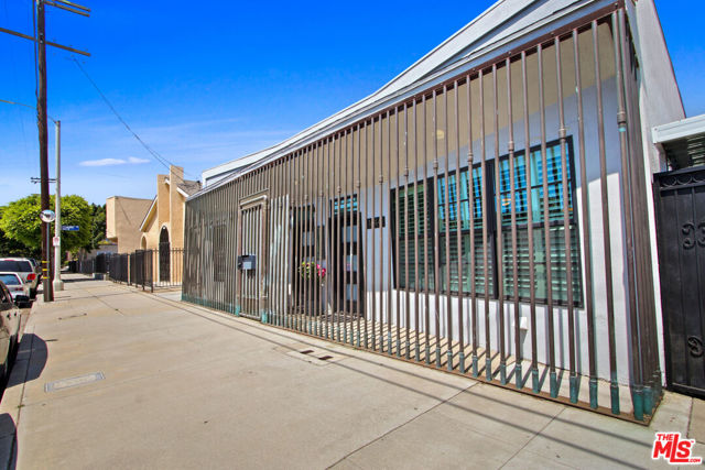 1644 W Wilmington Boulevard, Wilmington CA: https://media.crmls.org/mediaz/3cd44579-de8b-4dce-8a01-894b80517f9f.jpg