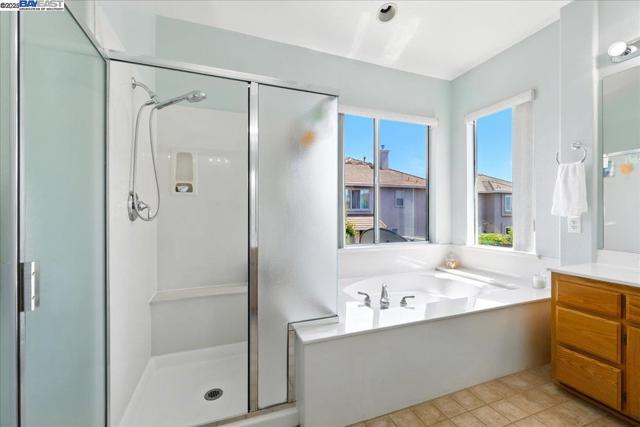250 BRIDGEWATER RD, Hayward CA: https://media.crmls.org/mediaz/3cd49616-54d1-41fb-b457-230285f55425.jpg