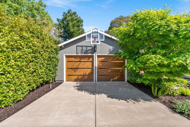 113 Wildwood Avenue, San Carlos CA: https://media.crmls.org/mediaz/3cd4cb83-1697-4294-9c6d-6e8983ad9596.jpg