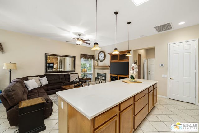 35707 Stonebriar Drive, Palm Desert CA: https://media.crmls.org/mediaz/3cd4d3e2-69d0-4853-859c-f652c23eb302.jpg