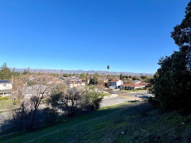 796 Colleen Dr, Parcel 2, Lot 47, San Jose CA: https://media.crmls.org/mediaz/3cd580da-d739-4656-b656-fa147e262179.jpg