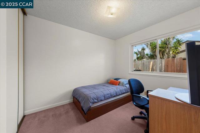 316 Meadows Dr, Vallejo CA: https://media.crmls.org/mediaz/3cd5c9fe-3ce8-400f-aa22-f3d7de2aac7e.jpg