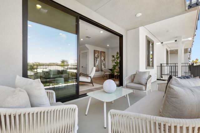 326 Chinquapin Avenue, Carlsbad CA: https://media.crmls.org/mediaz/3cd6cc92-9f6e-45b6-b136-50a0b82ccef4.jpg