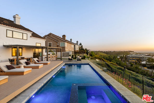 6592 Kentwood Bluffs Drive, Los Angeles CA: https://media.crmls.org/mediaz/3cd749c9-2b49-40fb-b0fb-3bcfe0315746.jpg