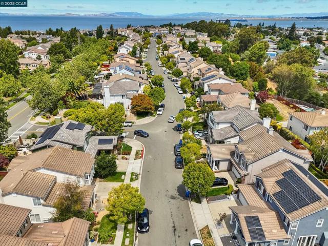 1033 LANTERN BAY, Hercules CA: https://media.crmls.org/mediaz/3cd79f7b-147b-4404-888b-bfa3e8ae491d.jpg