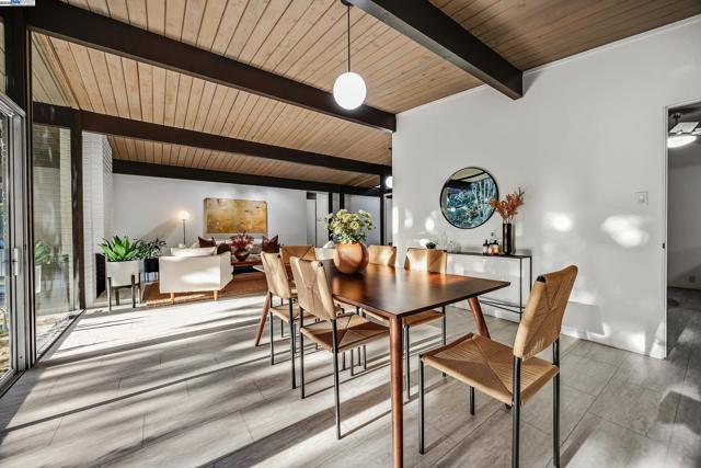 4004 Salem St, Concord CA: https://media.crmls.org/mediaz/3cd8140e-c6c2-4127-90b3-13f95819dc7b.jpg