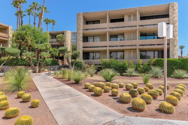 2454 E Palm Canyon Drive, Palm Springs CA: https://media.crmls.org/mediaz/3cd8ac10-7fd0-4ff6-9756-8b6cc9c4b7d0.jpg