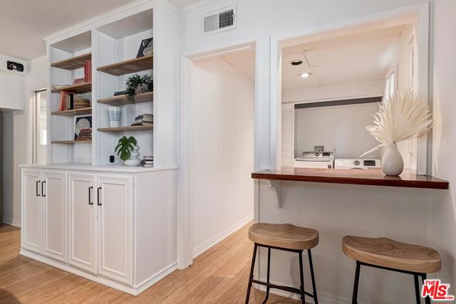 11205 Huntley Place, Culver City CA: https://media.crmls.org/mediaz/3cd93ed5-91b8-4569-a8ad-7ac0cb9ae155.jpg