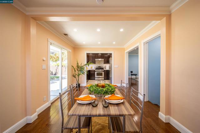 2421 Lincoln Ave, Richmond CA: https://media.crmls.org/mediaz/3cd9450d-e22e-43ca-a9ee-a04dfe65fdf4.jpg