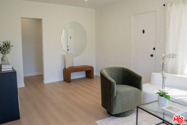 4579 Ambrose Avenue, Los Angeles CA: https://media.crmls.org/mediaz/3cd9a5a7-b5d4-4e0f-9a98-48cc25e0cc53.jpg