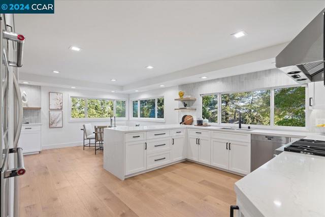 Image 13 of 60 For 830 Ridge Dr