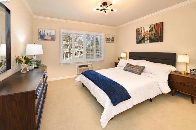 1910 Skycrest Dr, Walnut Creek CA: https://media.crmls.org/mediaz/3cdb580d-b668-41ef-90b6-c5210d53796a.jpg