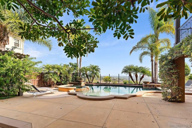3219 Corte Paloma, Carlsbad CA: https://media.crmls.org/mediaz/3cdb62ab-acd2-4fd8-ad1b-6fc744c4b3a9.jpg