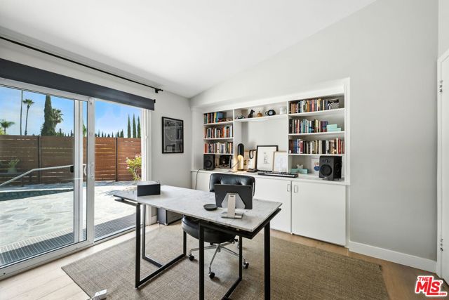 20835 Tiara Street, Woodland Hills CA: https://media.crmls.org/mediaz/3cdb85c4-8938-48dc-b175-2d3592c12cfe.jpg