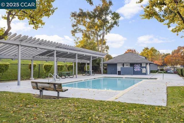 1048 SPRING VALLEY COMMON, Livermore CA: https://media.crmls.org/mediaz/3cdc5027-6e42-46f1-ae3c-4ca5dec0238d.jpg