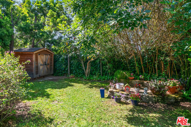 1710 Santa Paula Place, Glendale CA: https://media.crmls.org/mediaz/3cdcc856-e32d-4a1f-8163-2b5ef8c03db5.jpg