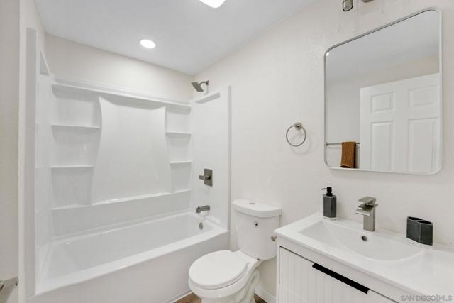 425 S Bancroft, San Diego CA: https://media.crmls.org/mediaz/3cdd1ca2-dbc6-4c01-994d-285cfbb3022d.jpg