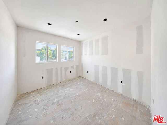 14426 Friar Street photo 29