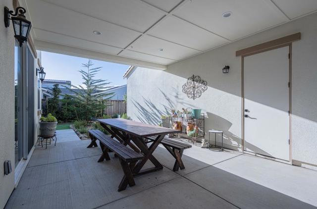 477 Marina Heights Drive, Marina CA: https://media.crmls.org/mediaz/3cddd14c-73c2-43a5-b5ac-c72ca129695b.jpg