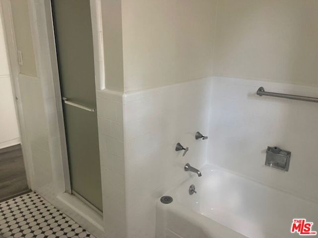 1845 1845 1/2 S South Beverly Glen Boulevard, Los Angeles CA: https://media.crmls.org/mediaz/3cdf5306-16a3-4121-a490-901b690e87f7.jpg