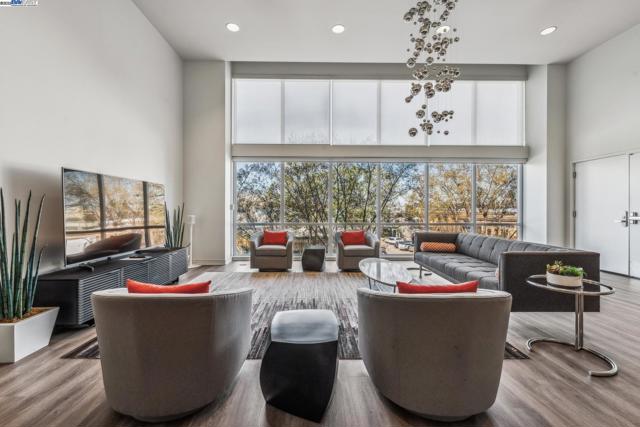 222 Broadway, Oakland CA: https://media.crmls.org/mediaz/3cdf8119-9629-424d-8d8e-5e57edf96e4b.jpg