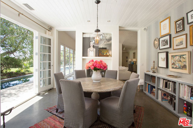 3220 Tahoe Place, Los Angeles CA: https://media.crmls.org/mediaz/3cdfa5d1-a922-45b6-a8ce-9ddbc444f816.jpg