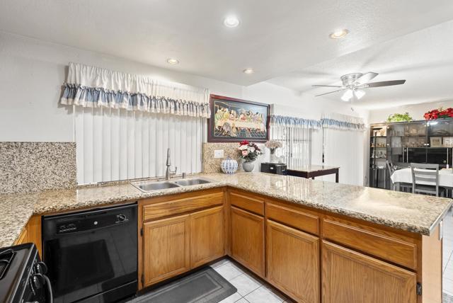 Detail Gallery Image 17 of 41 For 117 Shady Oak Road, San Diego,  CA 92114 - 4 Beds | 3 Baths