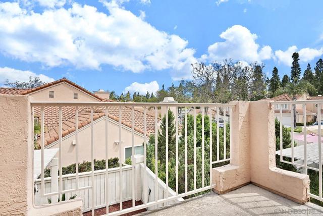731 Edgewater Dr, Chula Vista CA: https://media.crmls.org/mediaz/3ce02041-03cb-42ab-85a0-a58088c348fa.jpg