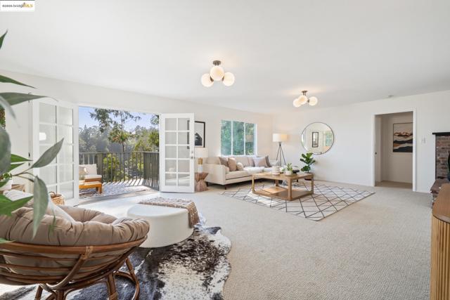 6827 Ridgewood Dr., Oakland CA: https://media.crmls.org/mediaz/3ce094f5-8196-4788-be97-d55b2b6777fa.jpg