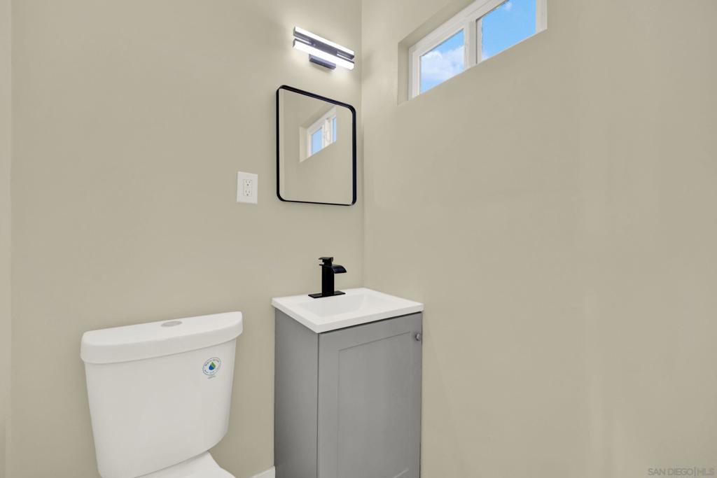 MLS #250043424SD image #10