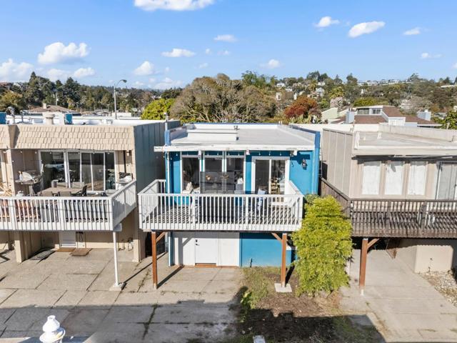 118 Marina Avenue, Aptos CA: https://media.crmls.org/mediaz/3ce193aa-43e1-4391-8a15-04db93c936d4.jpg