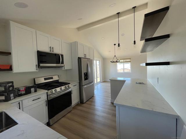 1656 Evergreen Ave, San Diego CA: https://media.crmls.org/mediaz/3ce1b0b1-4c02-4fe1-bab7-99909611a0bb.jpg