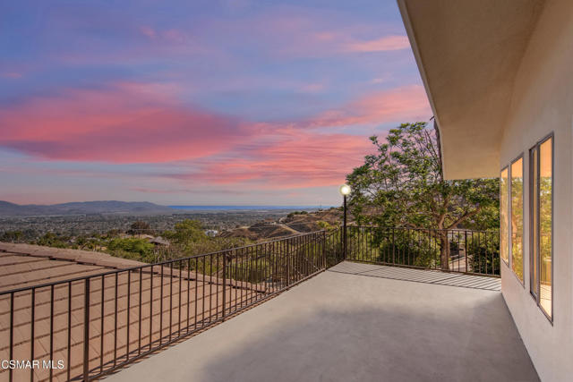 1140 San Clemente Way, Camarillo CA: https://media.crmls.org/mediaz/3ce29e3e-0a47-4b65-8d06-3c458120b1c5.jpg