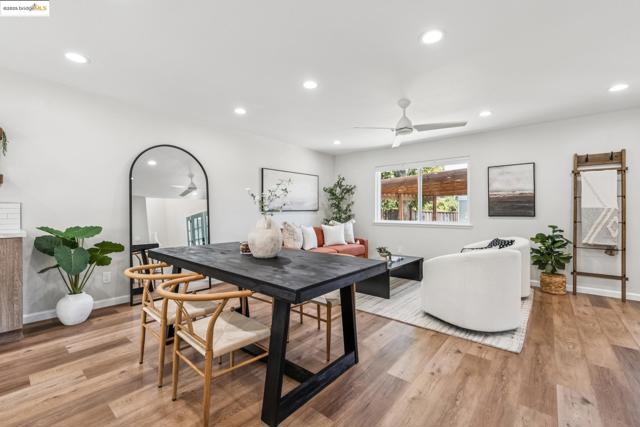 1051 Kaski Ln, Concord CA: https://media.crmls.org/mediaz/3ce2f477-79e5-4767-afaa-45ed65c8b85b.jpg
