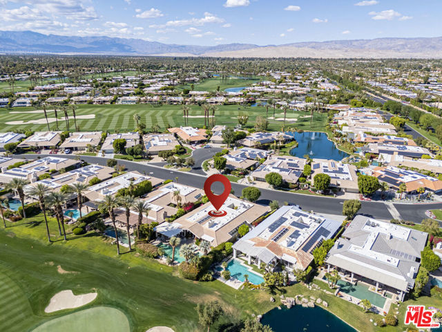7 Churchill Lane, Rancho Mirage CA: https://media.crmls.org/mediaz/3ce38f06-3b0c-480a-9cab-c53500ced5a9.jpg