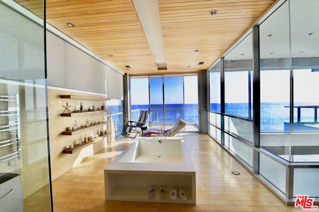 24826 Malibu Road photo 18