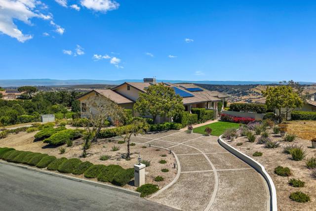 25611 Whip Road, Monterey CA: https://media.crmls.org/mediaz/3ce3c0f0-4a21-4d57-8328-3782284421e3.jpg