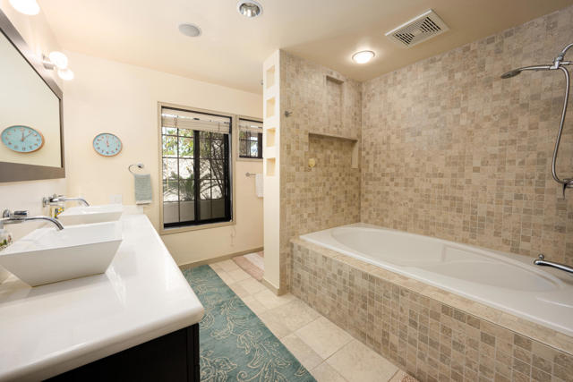 2345 S Cherokee Way, Palm Springs CA: https://media.crmls.org/mediaz/3ce498ab-de24-4680-9598-fe7c197e1e7a.jpg