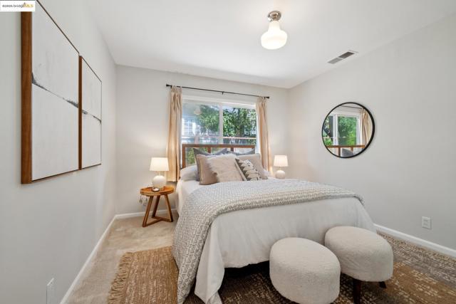 184 Lombardy Ln, Orinda CA: https://media.crmls.org/mediaz/3ce4d94b-5f8f-4858-be2a-b2b1947283e8.jpg