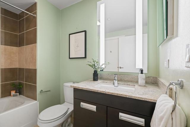 300 Berry Street, San Francisco CA: https://media.crmls.org/mediaz/3ce4eb3f-7eaa-47e7-b8a3-083800e5cefc.jpg