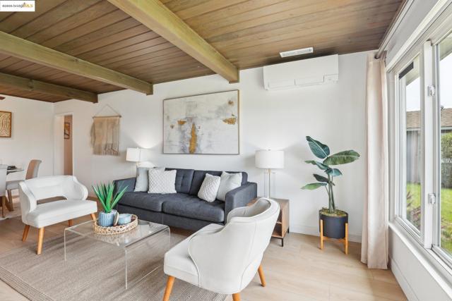 22882 Upland Way, Hayward CA: https://media.crmls.org/mediaz/3ce516ee-d7a0-408e-a046-c796aef383f2.jpg