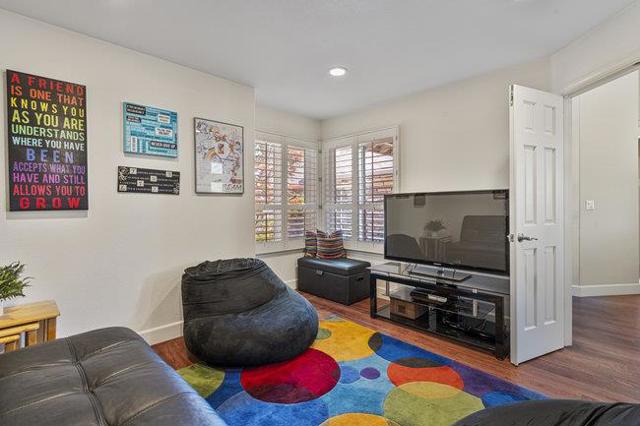 5636 Sundown Lane, Tres Pinos CA: https://media.crmls.org/mediaz/3ce52d00-106d-44a3-a59f-40a3fb929d09.jpg